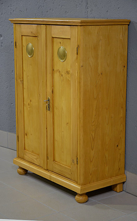 Brotschrank / Schuhschrank, Seitenansicht