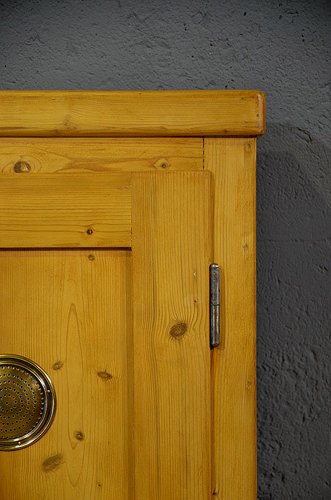 Biedermeier-Brotschrank, Detailansicht