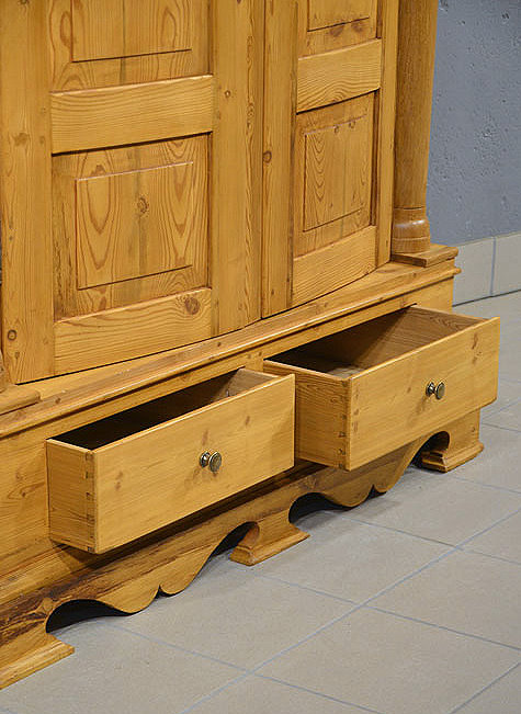 Ge&ouml;ffnete Schubladen mit massiver gezapfter Verarbeitung und stabiler Konstruktion. Pers&ouml;nliche Lieferung deutschlandweit sowie Besichtigung m&ouml;glich