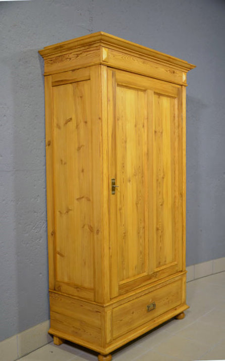zerlegbarer Gründerzeit-Kleiderschrank aus Kiefernholz, Seitenansicht