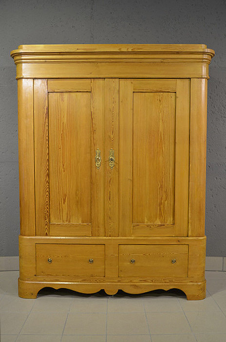 Dielenschrank aus dem Biedermeier, Frontansicht