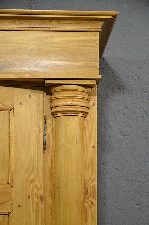 Gründerzeit-Dielenschrank, Detailansicht