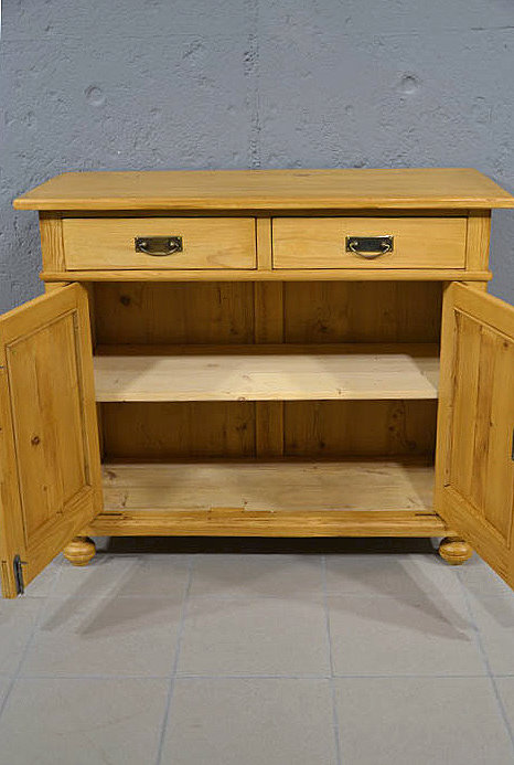 Innenansicht des Halbschranks mit durchgehendem Einlegeboden über die gesamte Breite. Wir liefern persönlich deutschlandweit und bieten Besichtigung nach Terminvereinbarung