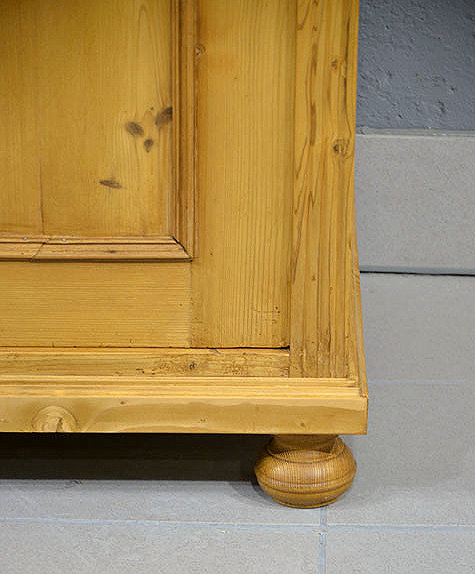 Stand und massiver Ausfuehrung. Wir liefern zuverl&auml;ssig, kosteng&uuml;nstig und pers&ouml;nlich &ndash; deutschlandweit bis in Ihr Zuhause. Nach Terminvereinbarung k&ouml;nnen Sie dieses M&ouml;belst&uuml;ck gerne in unserem M&ouml;bellager in Bargfeld-Stegen besichtigen