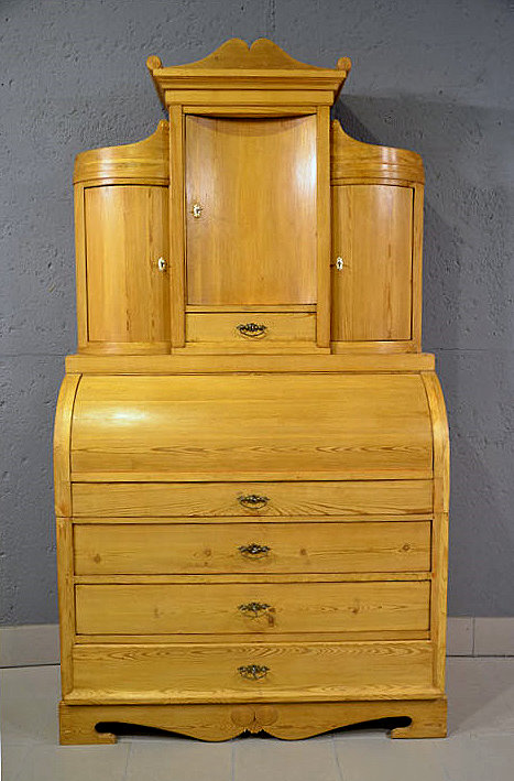 antiker Sekretär aus dem Biedermeier mit geschlossener Rollade - Frontansicht