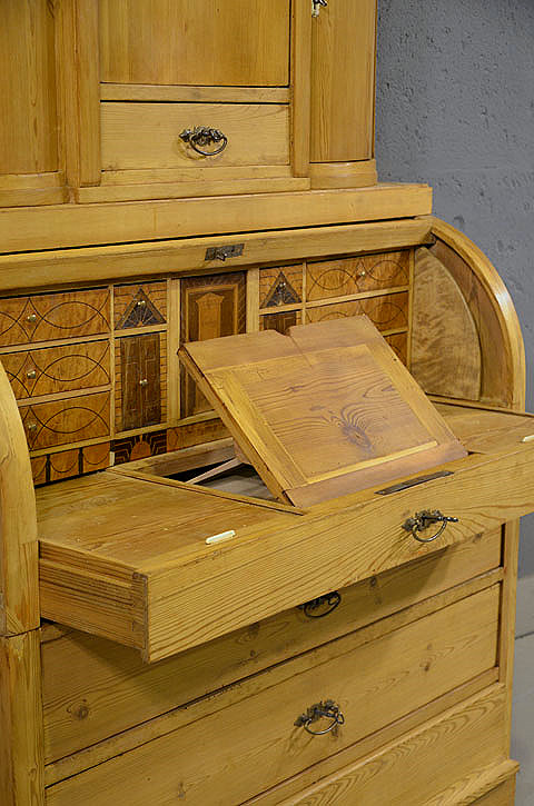 antiker Biedermeier-Sekretär "Seeländer" mit aufwendig gestaltetem Innenleben - Innenansicht
